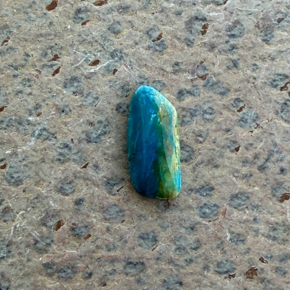 Boulder Opal Blue and Green loose Stone 3.15 carats - Picture 3 of 10